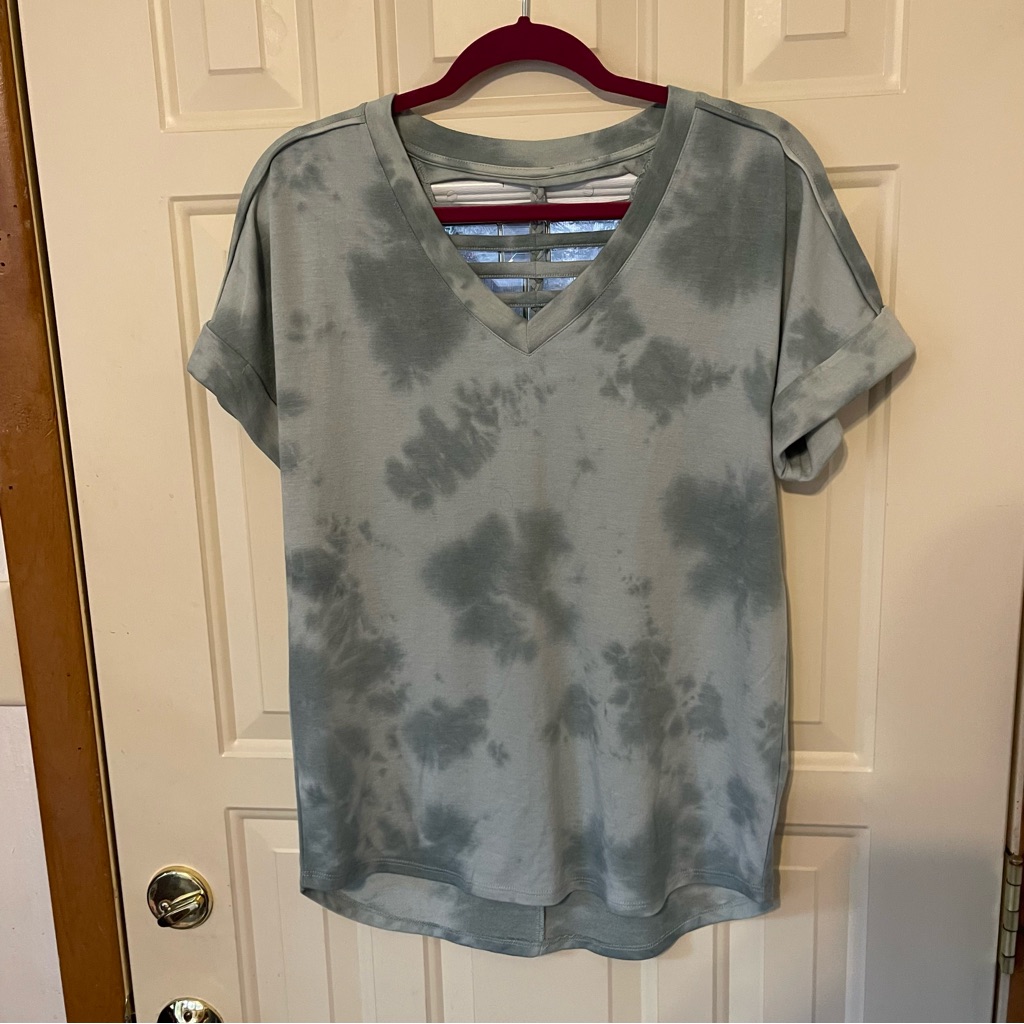 Nwt Cupiojadeite Tie-Dye V-Neck Short Sleeve Top